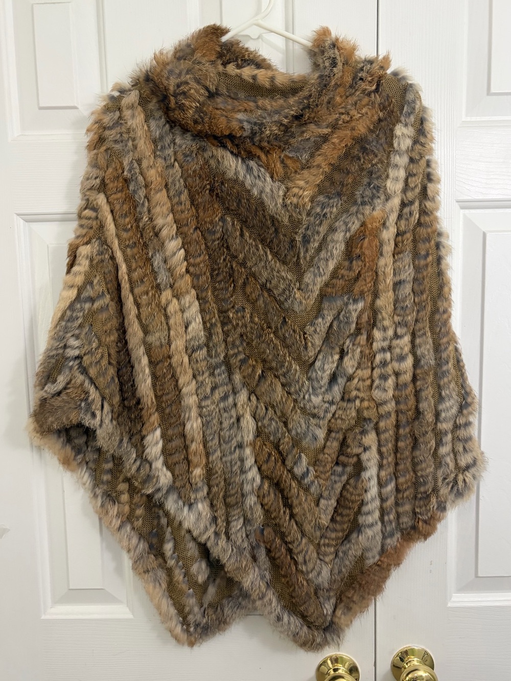 J McLaughlin Brown & Grey Rabbit Fur Chevron Poncho Pullover Cape Wrap OS